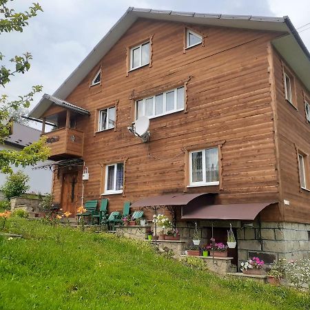 Kатруся Hotel Jaremtsje Buitenkant foto