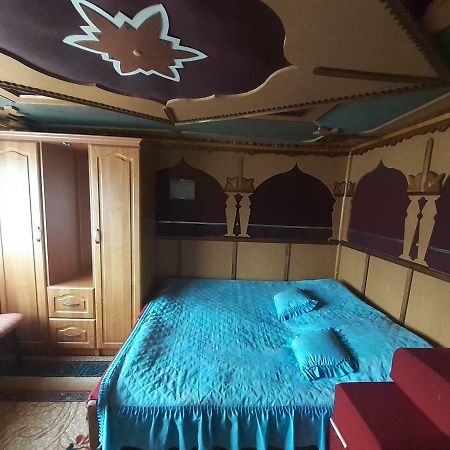Kатруся Hotel Jaremtsje Buitenkant foto