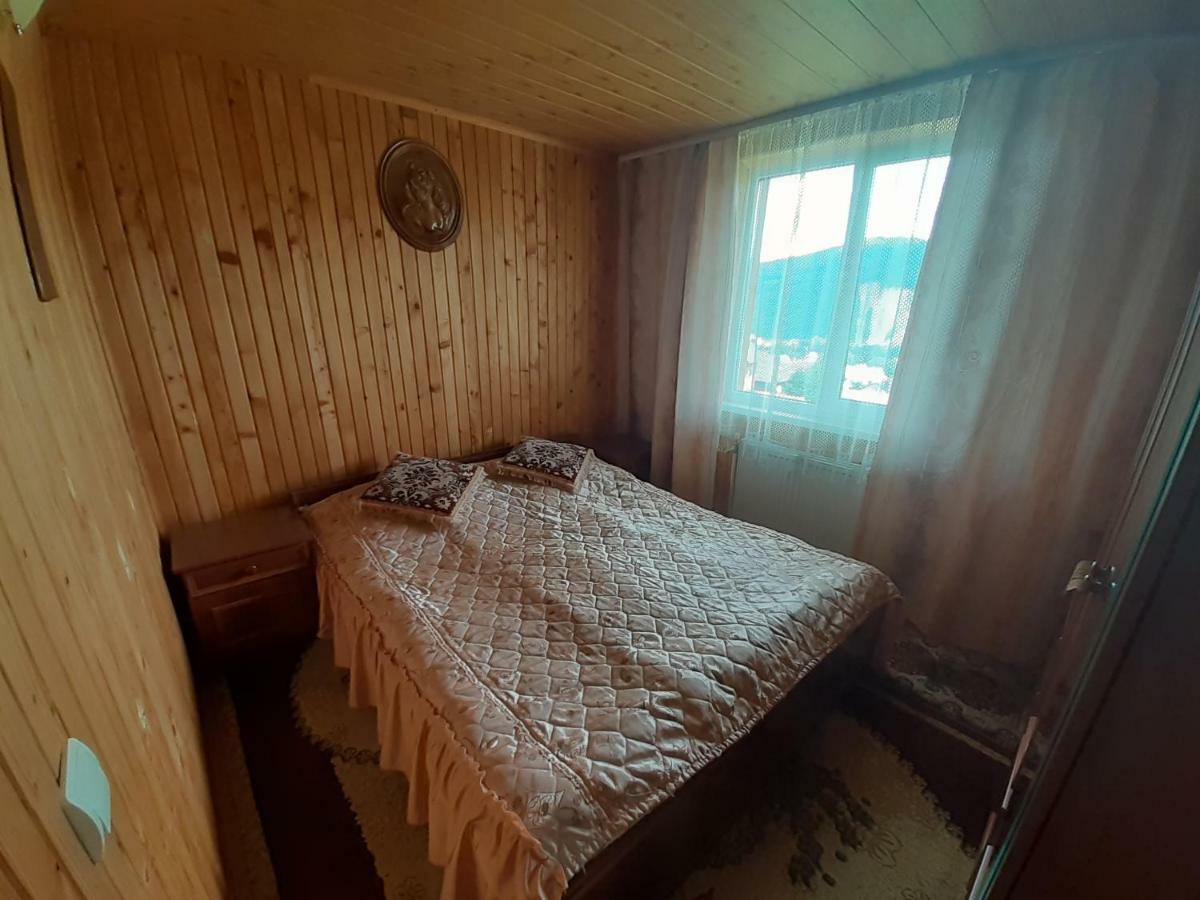 Kатруся Hotel Jaremtsje Buitenkant foto