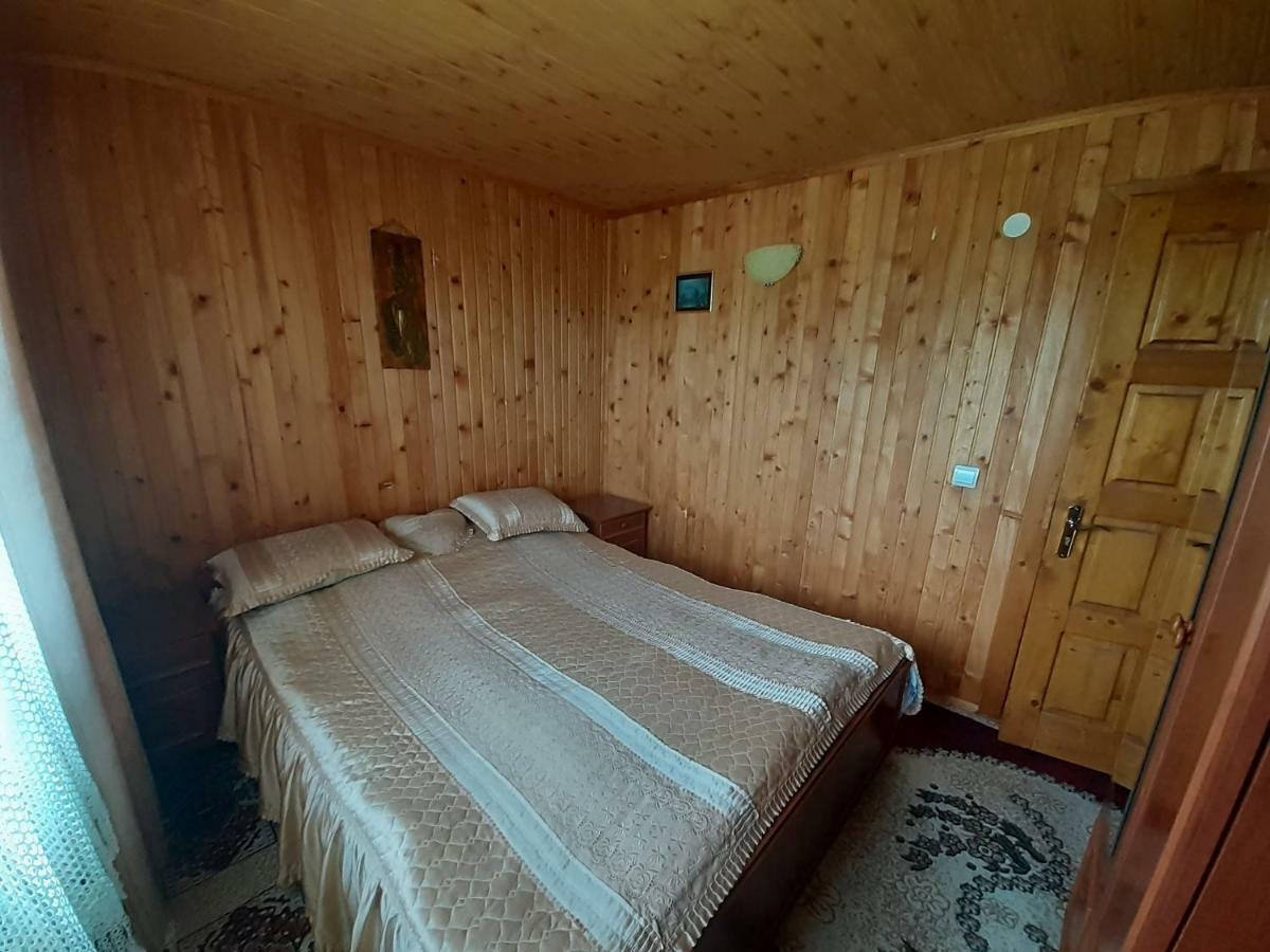 Kатруся Hotel Jaremtsje Buitenkant foto