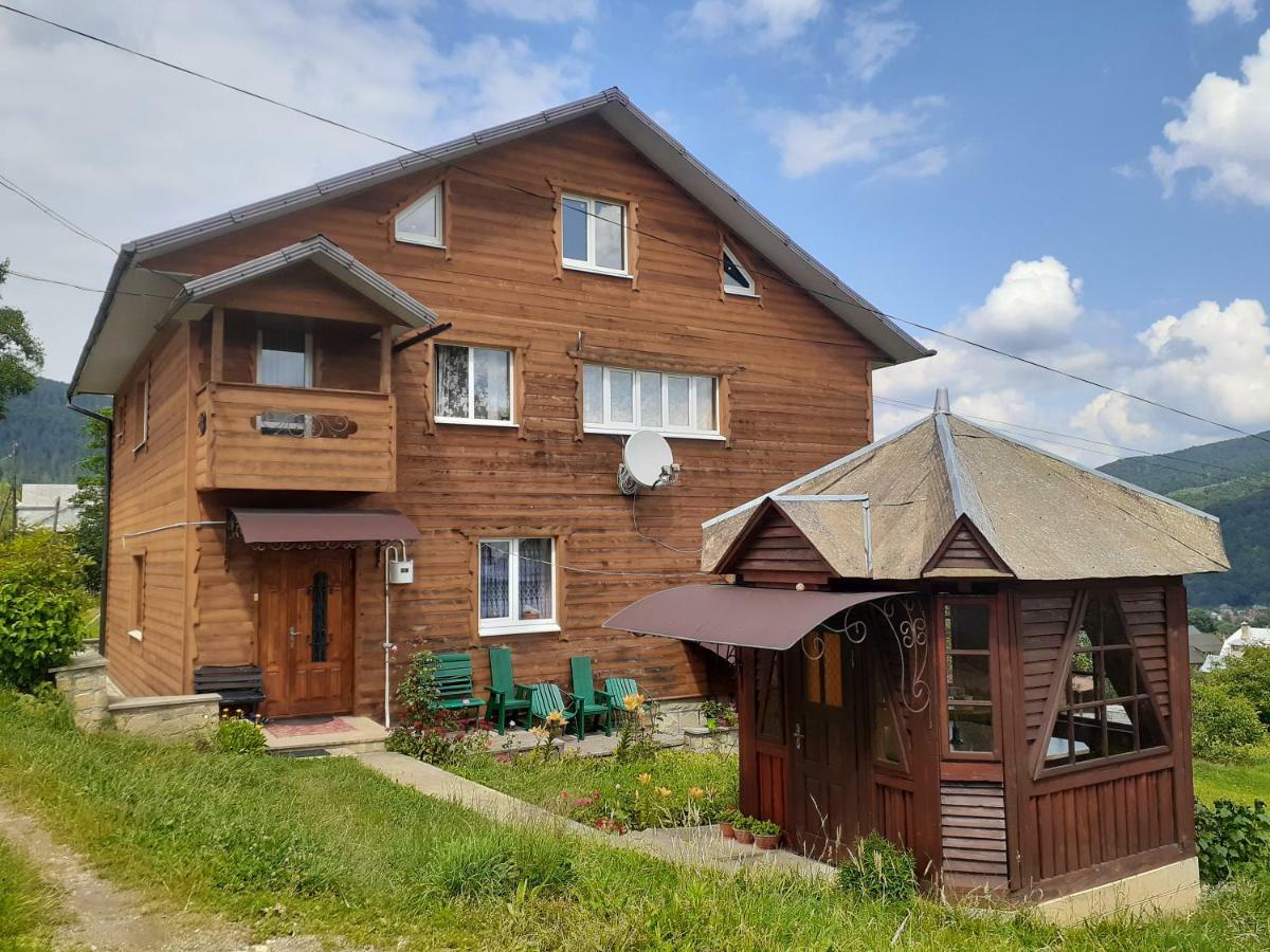 Kатруся Hotel Jaremtsje Buitenkant foto