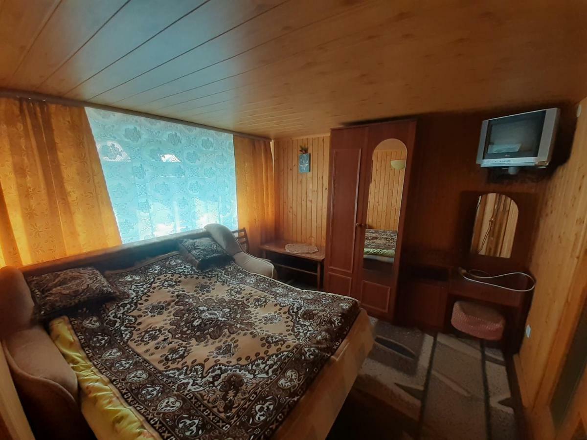 Kатруся Hotel Jaremtsje Buitenkant foto