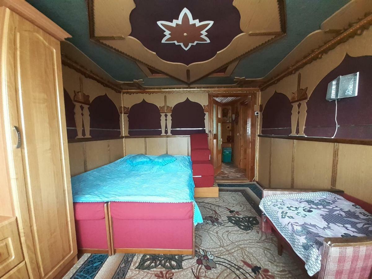 Kатруся Hotel Jaremtsje Buitenkant foto